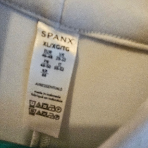 New Spanx Air Essentials Cloud Dress - Picture 4 of 6